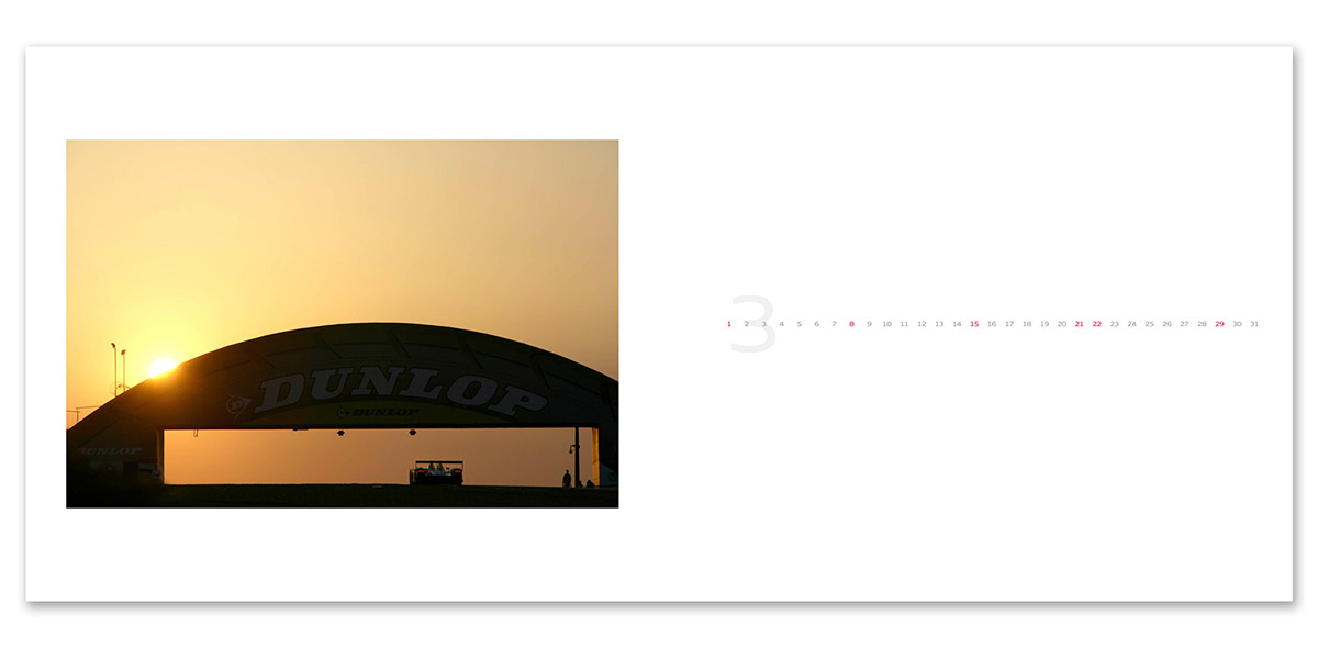 小林稔氏のル・マン24時間レースの写真を用いたアウディカレンダーブック。6色印刷によって夕方のシーンも鮮やかに再現された。